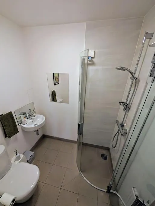Modern East London Apt, 3 Bedrooms, 2 Bathrooms 0*,  United Kingdom